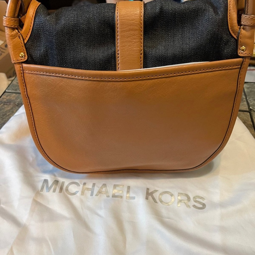 Michael Kors saddle bag - Picture 4 of 11